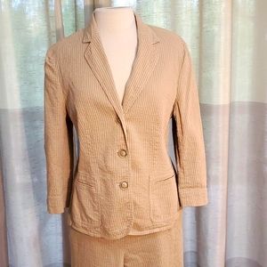 Sporty linen seersucker suit by Kasper